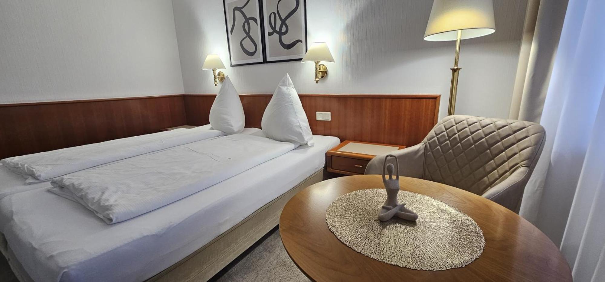 Hotel Garni Vierjahreszeiten バート・シュタッフェルシュタイン エクステリア 写真
