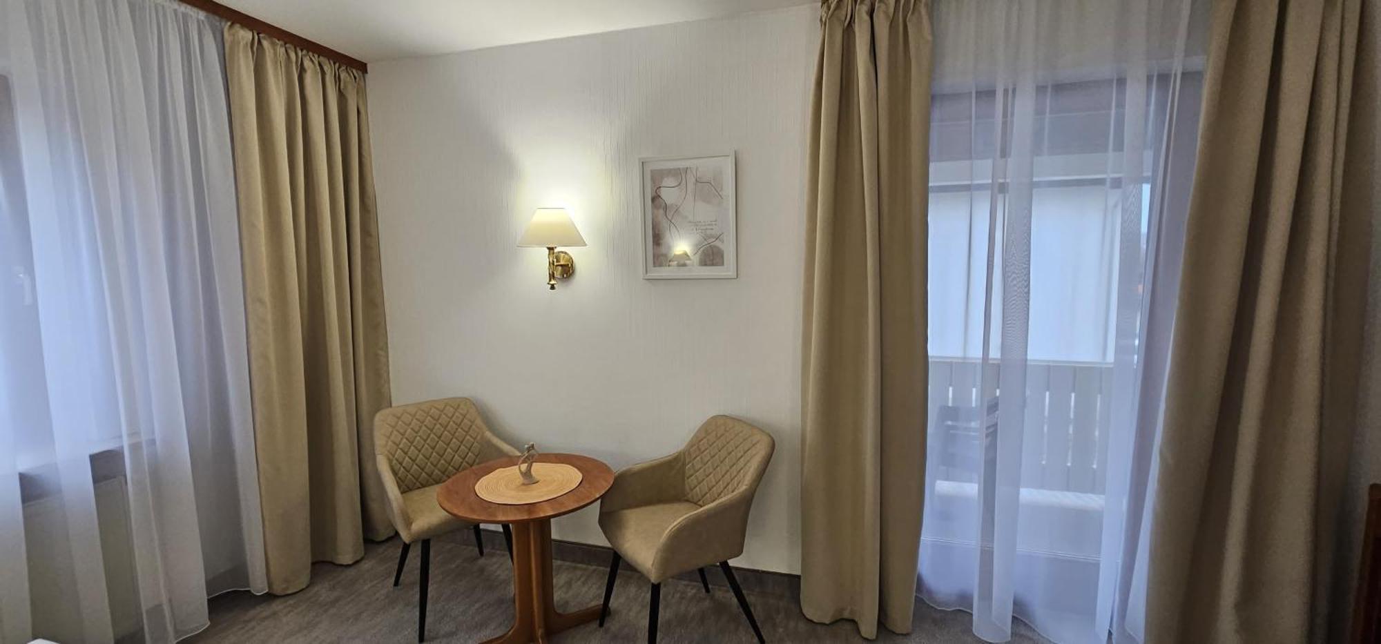 Hotel Garni Vierjahreszeiten バート・シュタッフェルシュタイン エクステリア 写真