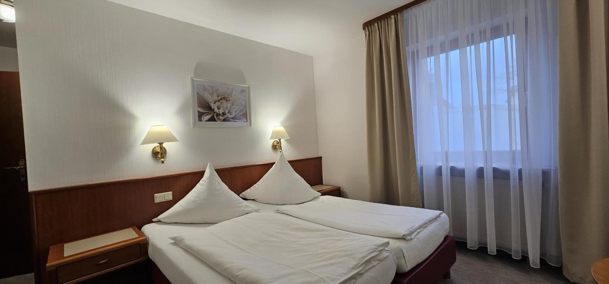 Hotel Garni Vierjahreszeiten バート・シュタッフェルシュタイン エクステリア 写真