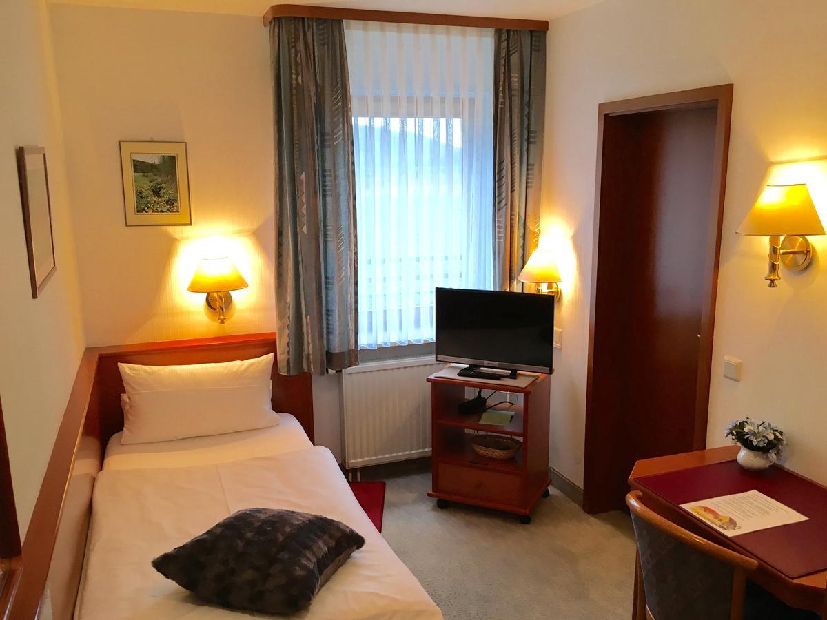 Hotel Garni Vierjahreszeiten バート・シュタッフェルシュタイン エクステリア 写真
