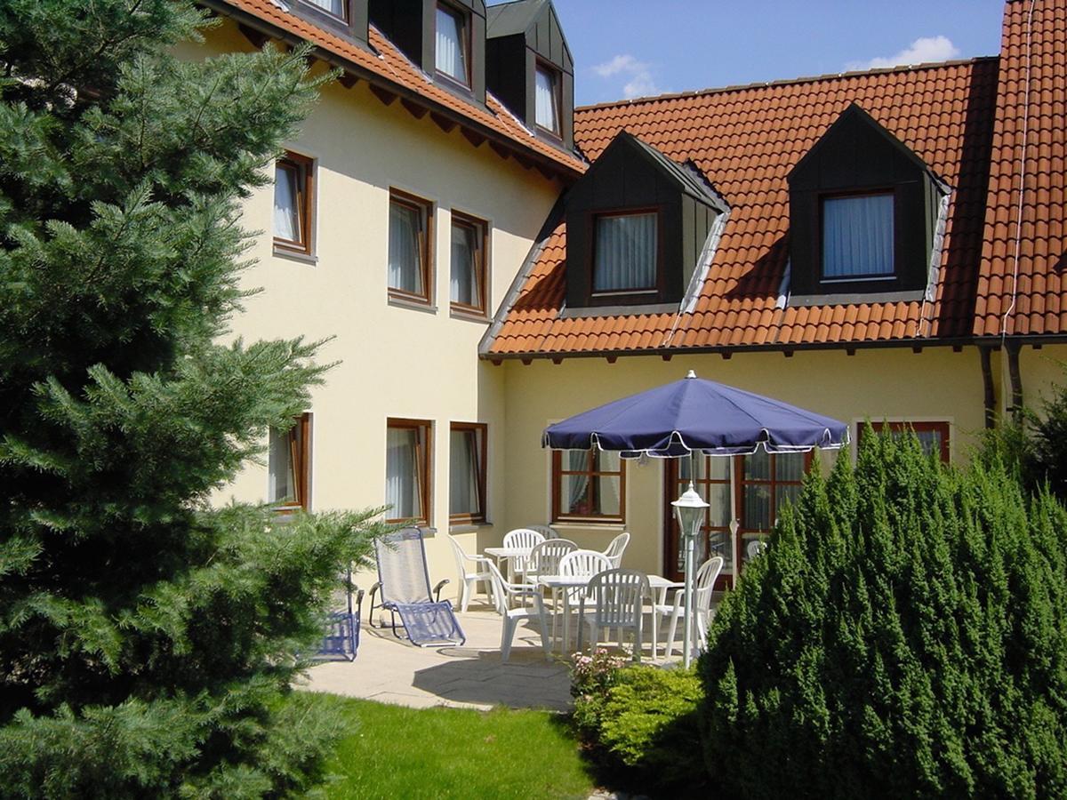 Hotel Garni Vierjahreszeiten バート・シュタッフェルシュタイン エクステリア 写真
