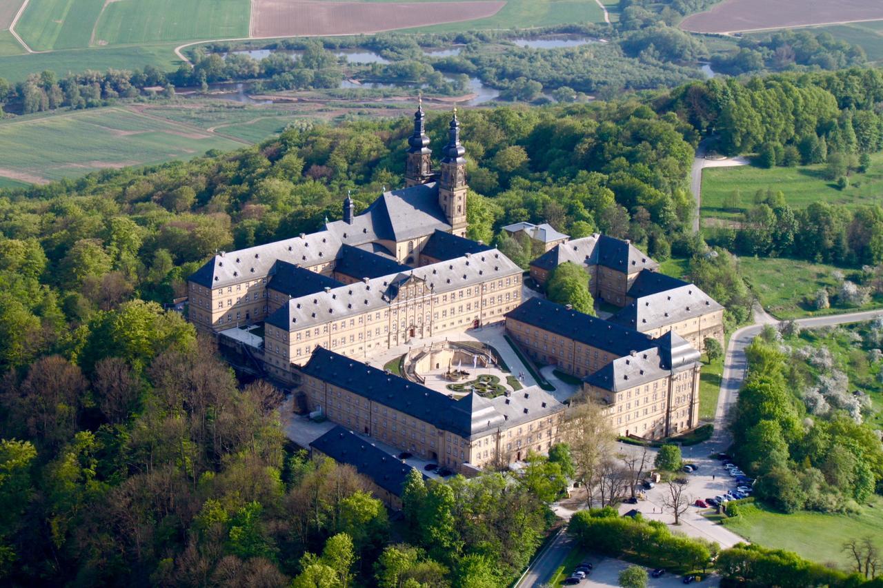 Hotel Garni Vierjahreszeiten バート・シュタッフェルシュタイン エクステリア 写真
